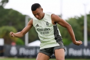 绝地求生直播-仍需提升状态！姆巴佩社媒晒训练照：每一天都更好